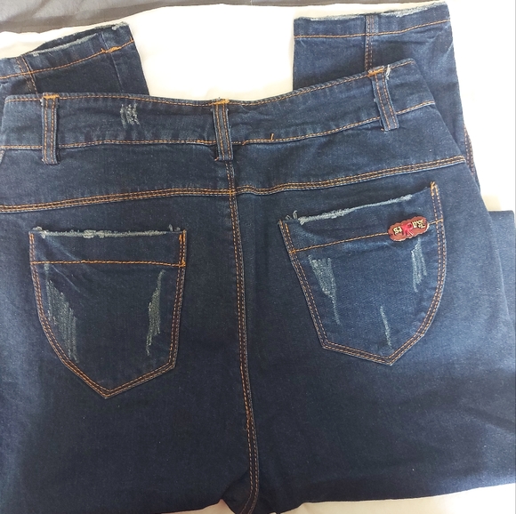 Woman's Lisuo jeans size small tapered leg - Picture 6 of 10